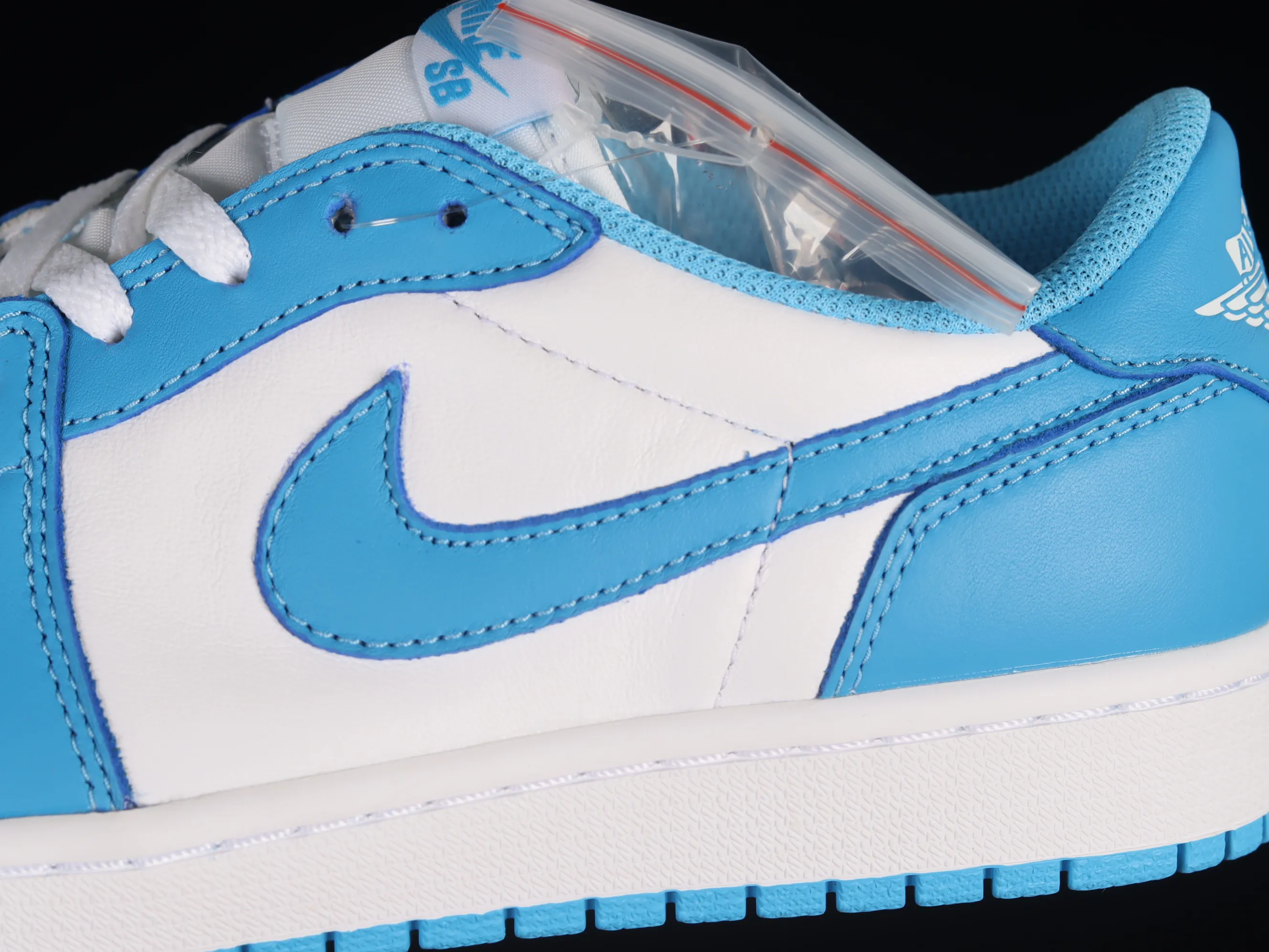 All categories Air Jordan Jordan series basketball shoes Air Jordan 1 Low pure original version Nk SB x Air Jordan 1 Low AJ1 Joe 1 joint North Carolina blue full head layer low-top basketball shoes CJ7891-401